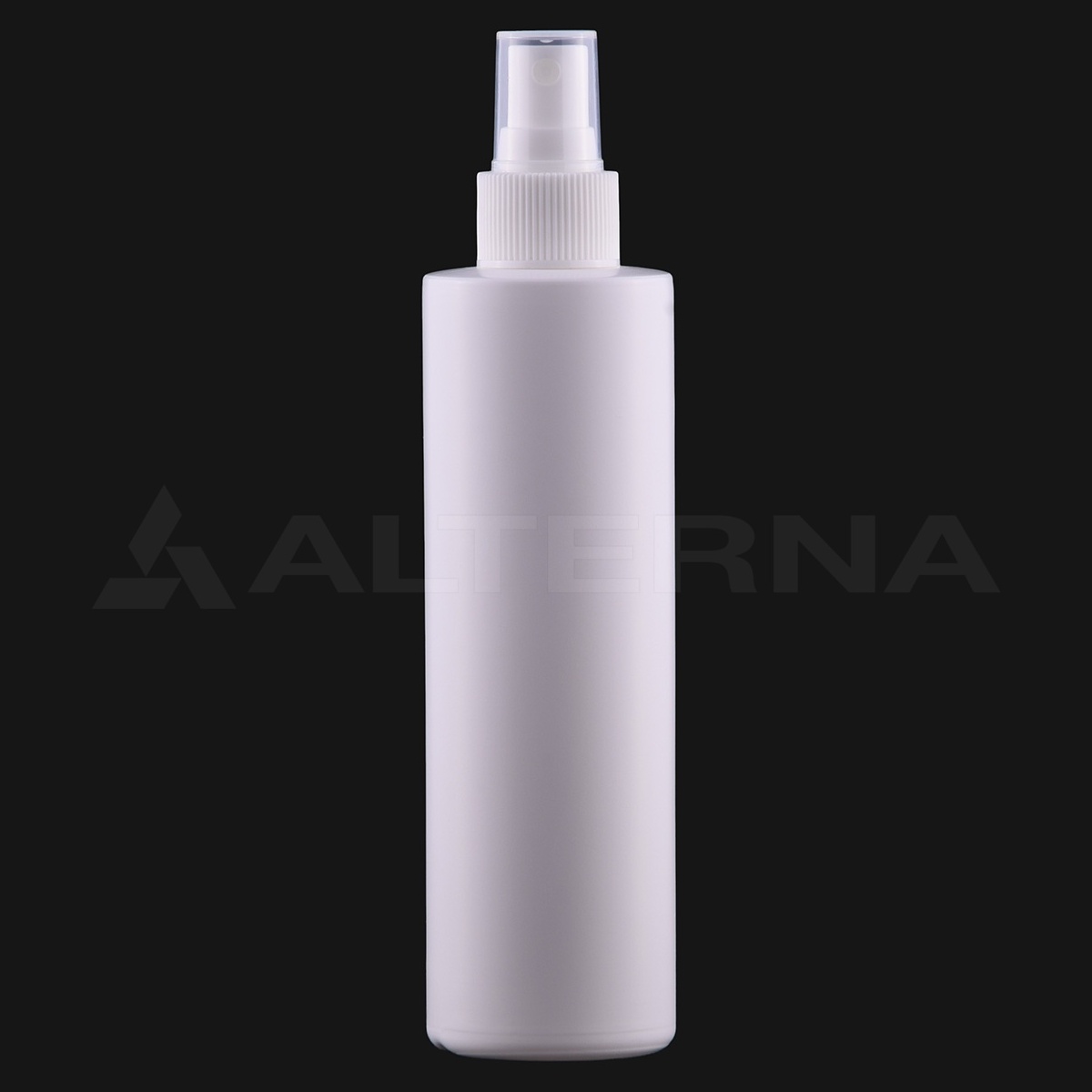Bottiglia spray cilindrica in HDPE da 250 ml con atomizzatore da 24 mm - View product details Flacone spray cilindrico in plastica HDPE bianca da 250 ml con atomizzatore bianco da 24 mm e tappo trasparente, vista frontale, posizione verticale